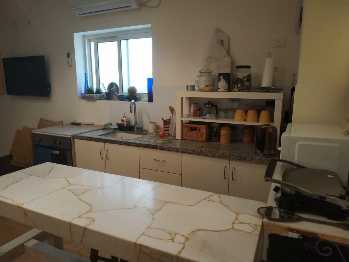 Studio Apt Great Location Heart Of Downtown District Lägenhet Haifa Exteriör bild
