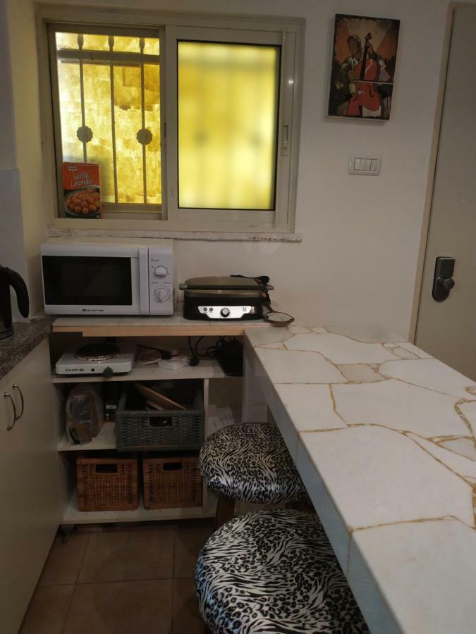 Studio Apt Great Location Heart Of Downtown District Lägenhet Haifa Exteriör bild