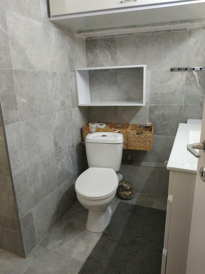 Studio Apt Great Location Heart Of Downtown District Lägenhet Haifa Exteriör bild