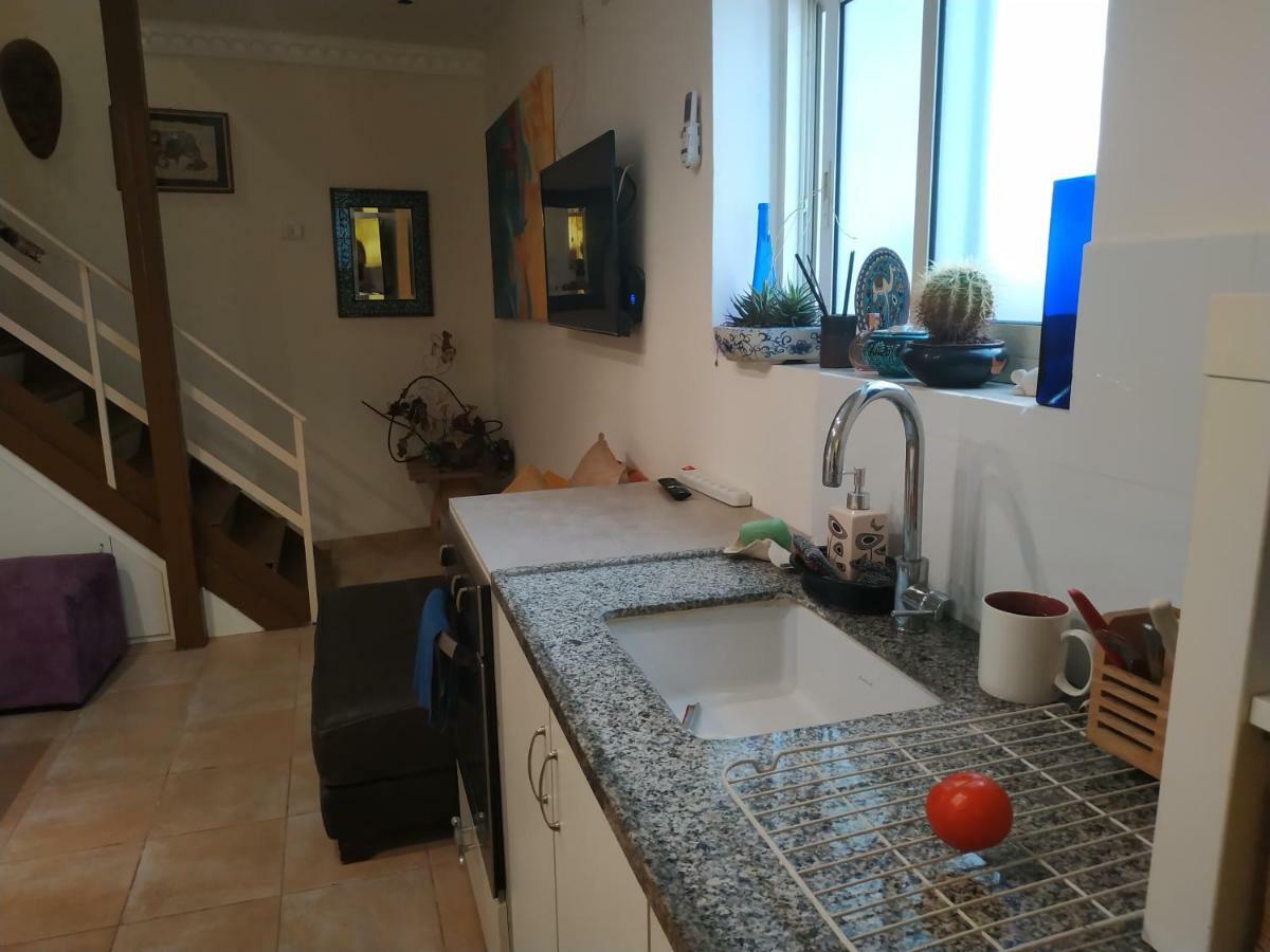 Studio Apt Great Location Heart Of Downtown District Lägenhet Haifa Exteriör bild